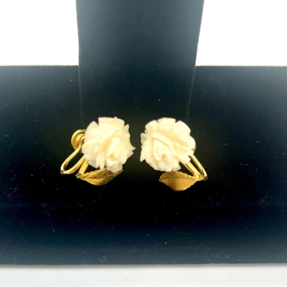 Vintage 14K Gold Filled Carved Rose Clip On Earrings Floral